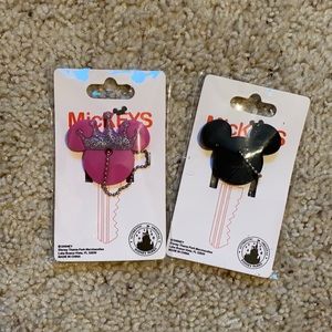 MICKEY MOUSE KEYCHAIN